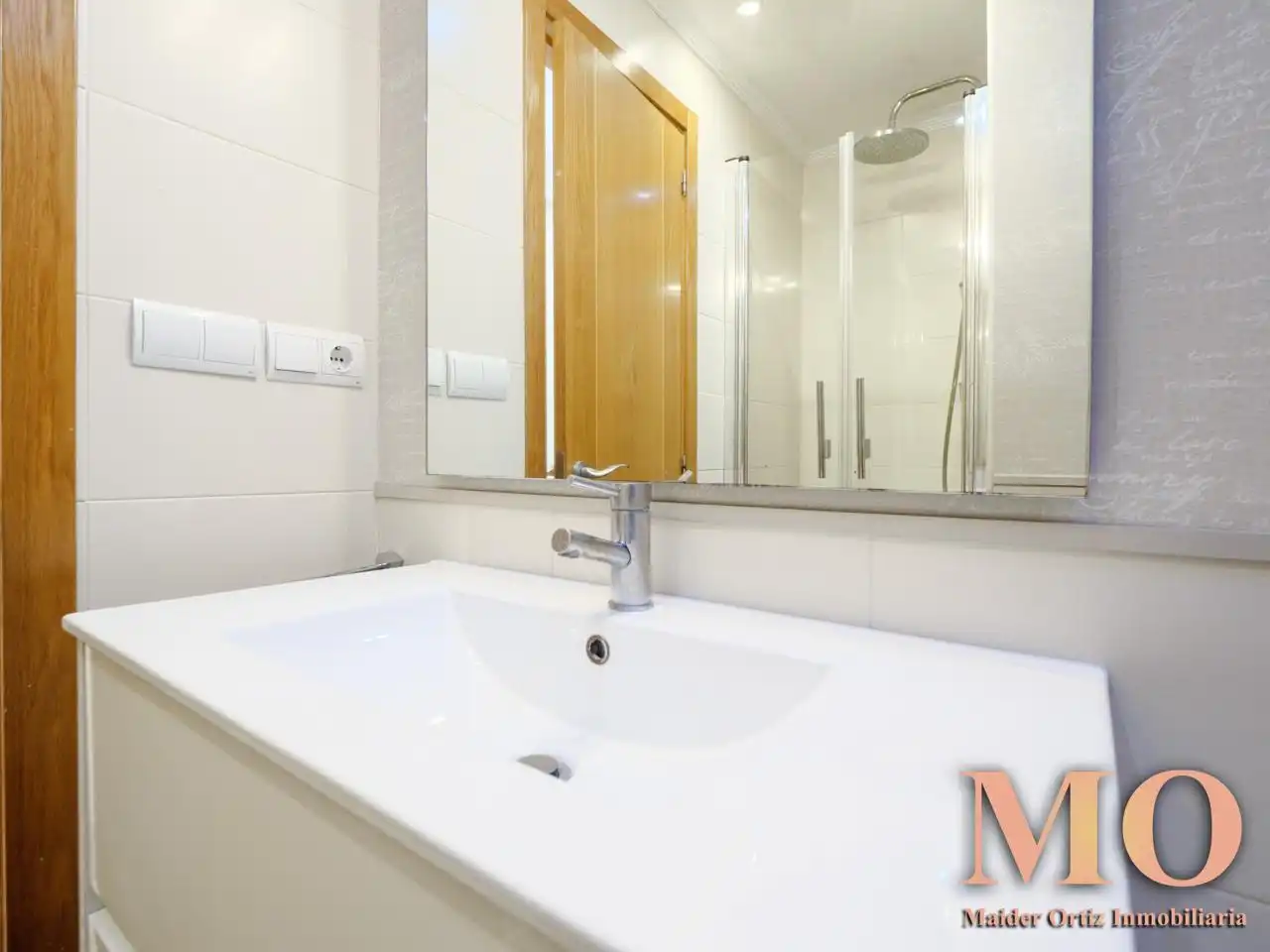Badezimmer von Wohnung zum Verkauf in Bergara mit Heizung, Terrasse und Abstellraum