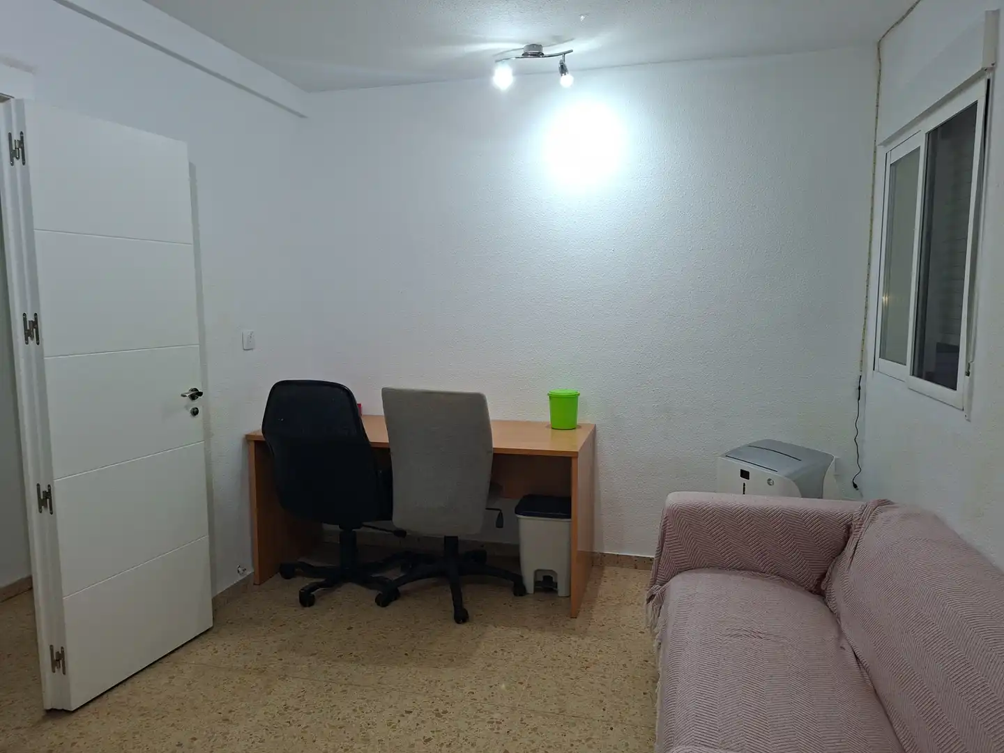 Flat for rent in Valencia  with Air Conditioner, Furnished and Oven