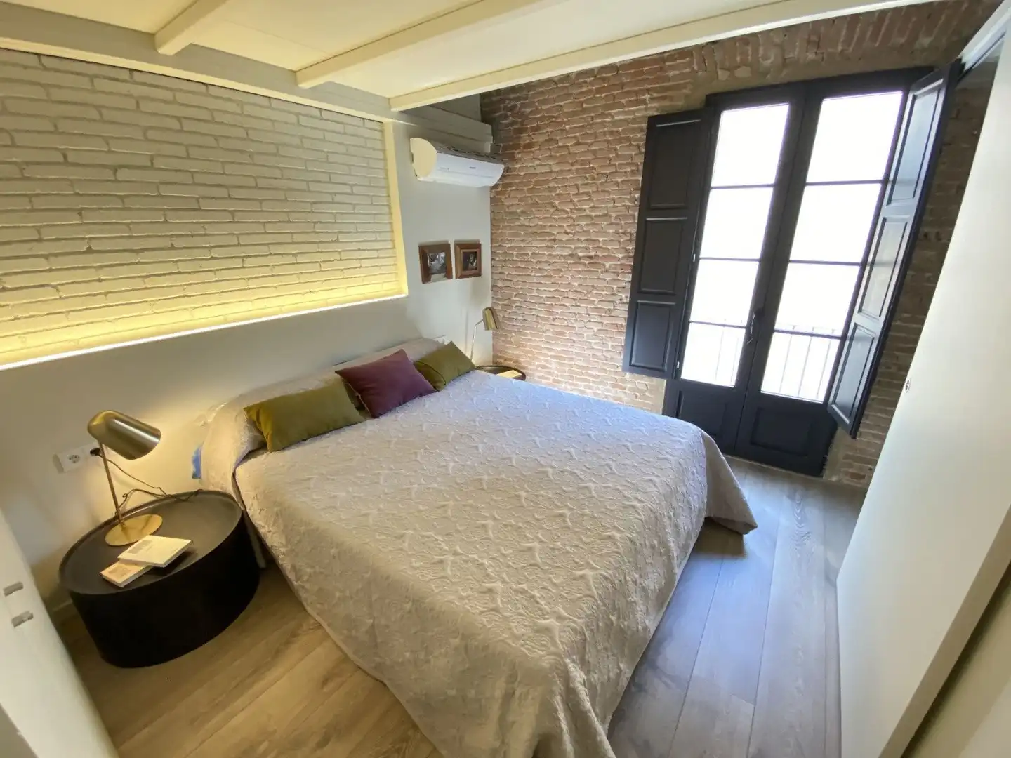 Habitación de Ático en venta en Barcelona con Aire acondicionado, Terraza y Piscina
