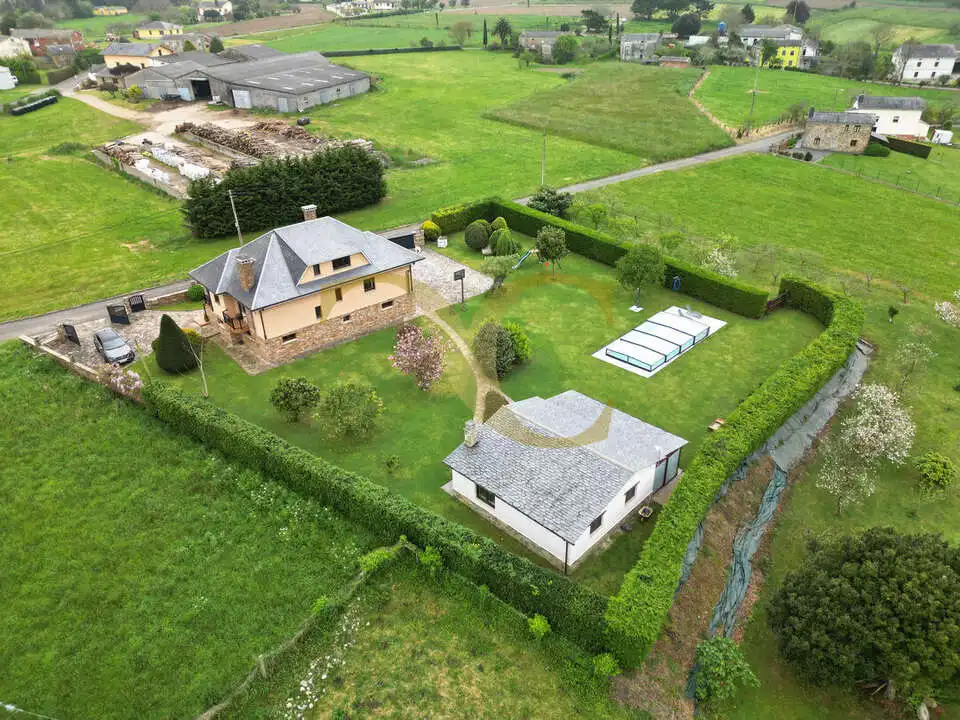 Casa o xalet en venda en Tapia de Casariego amb Calefacció, Jardí privat i Terrassa