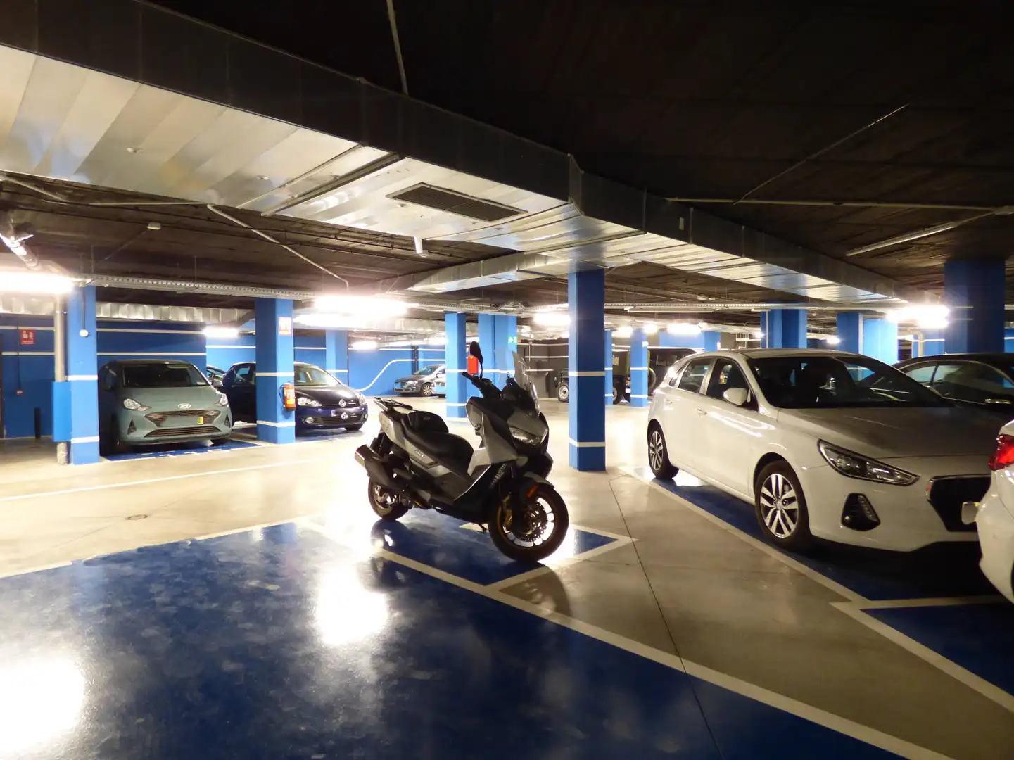 Parkplatz von Garage zum Verkauf in Madrid