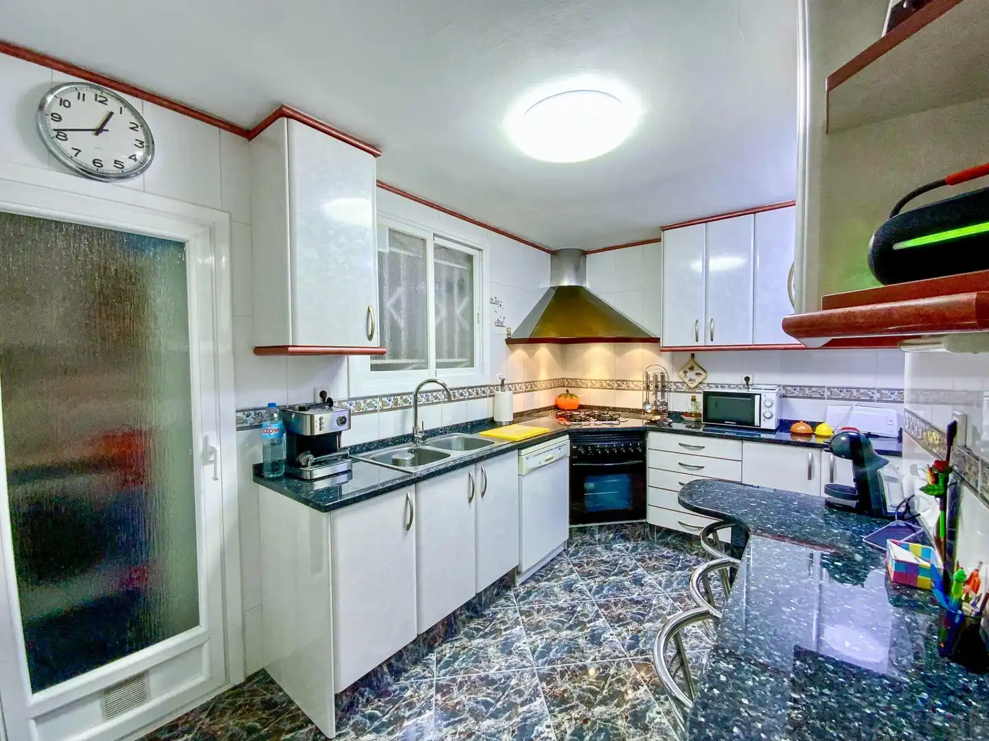 Cocina de Piso en venta en El Masnou con Calefacción, Terraza y Balcón