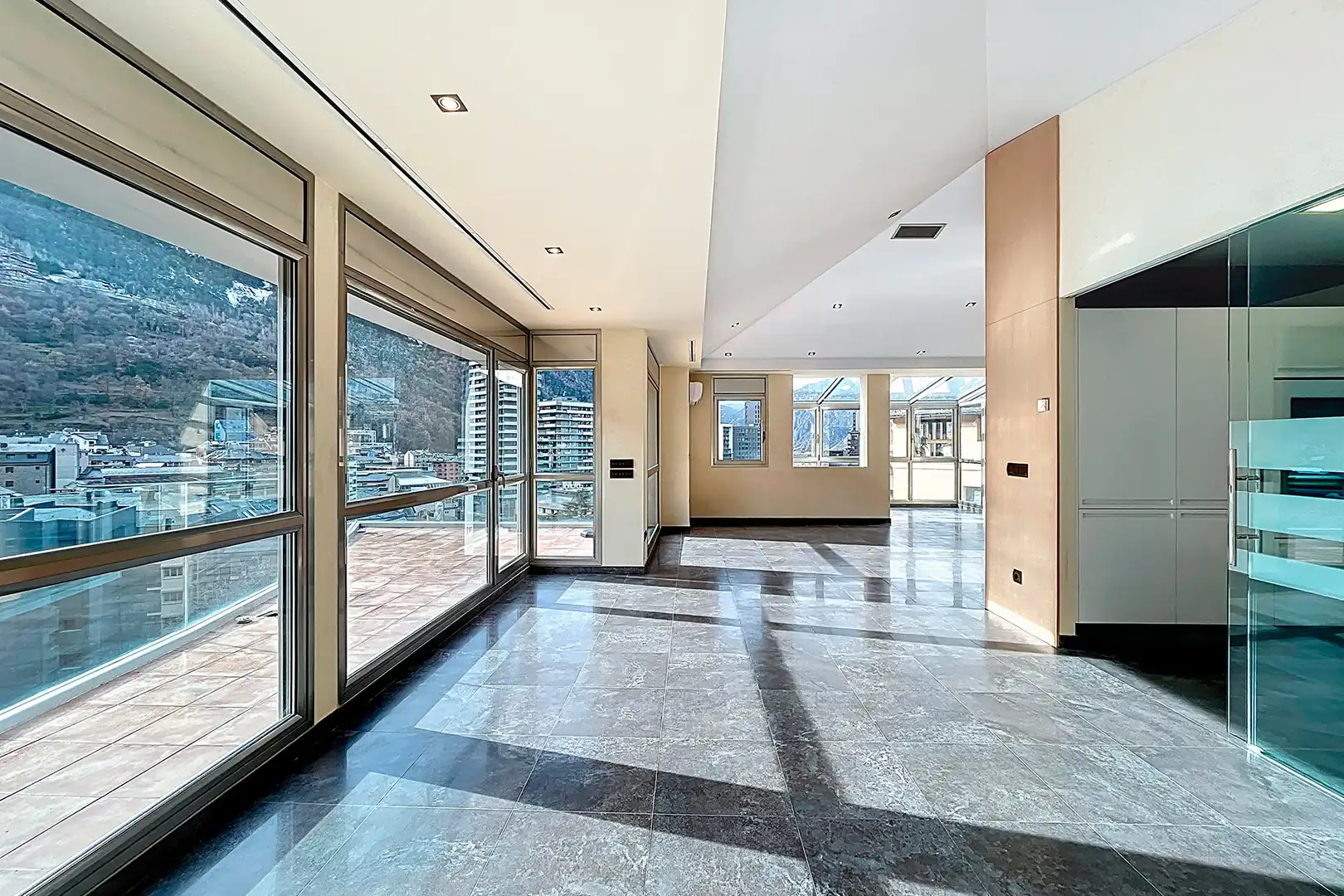 Attic for sale in Escaldes – Engordany  with Air Conditioner, Heating and Terrace