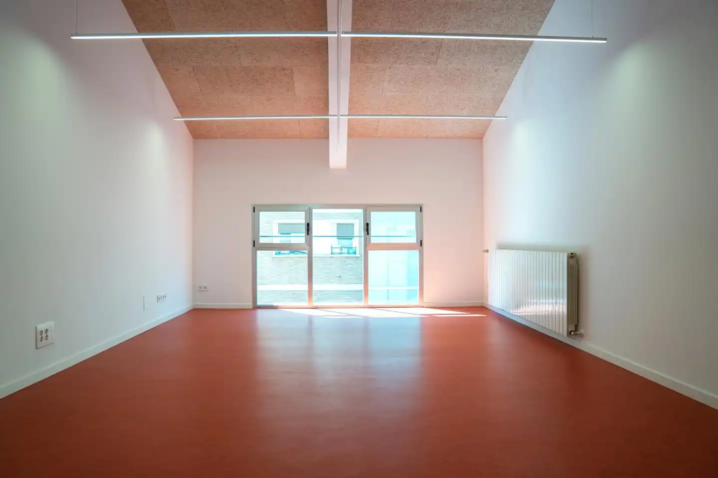 Office for rent in Larrabide, Milagrosa