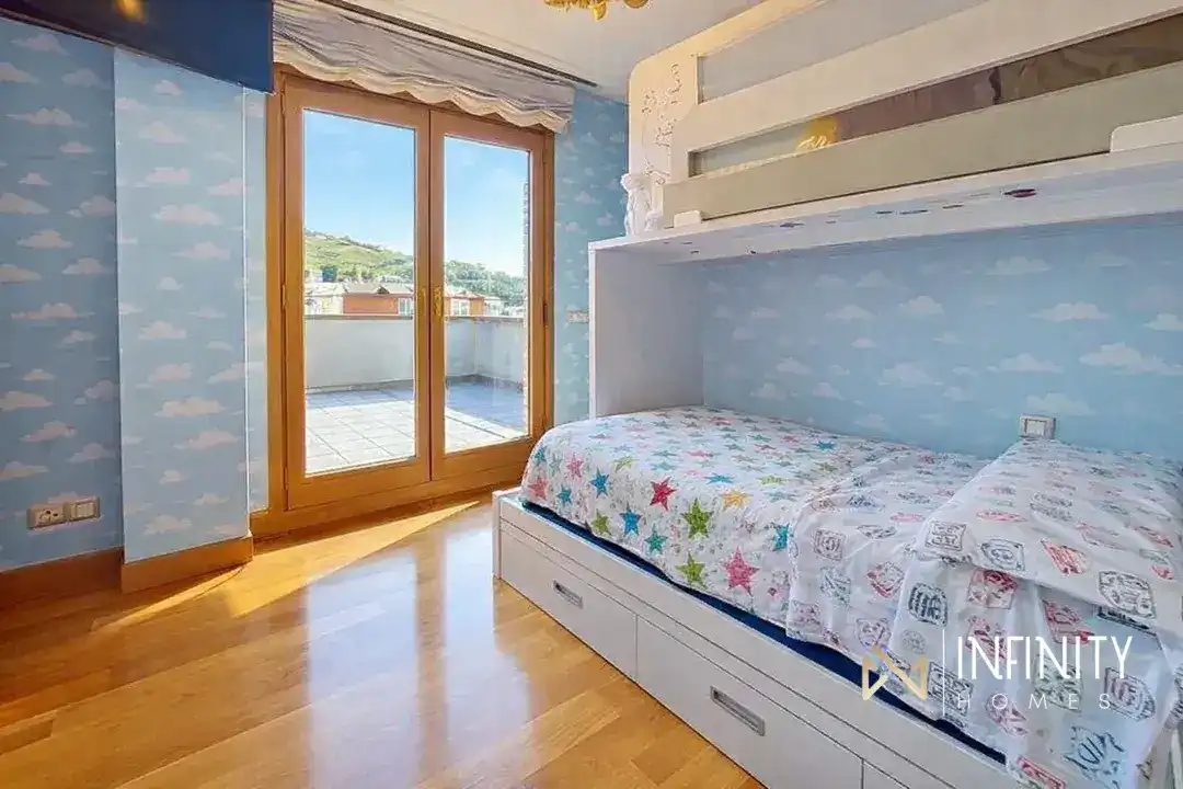 Bedroom of Attic for sale in Ortuella, Bizkaia