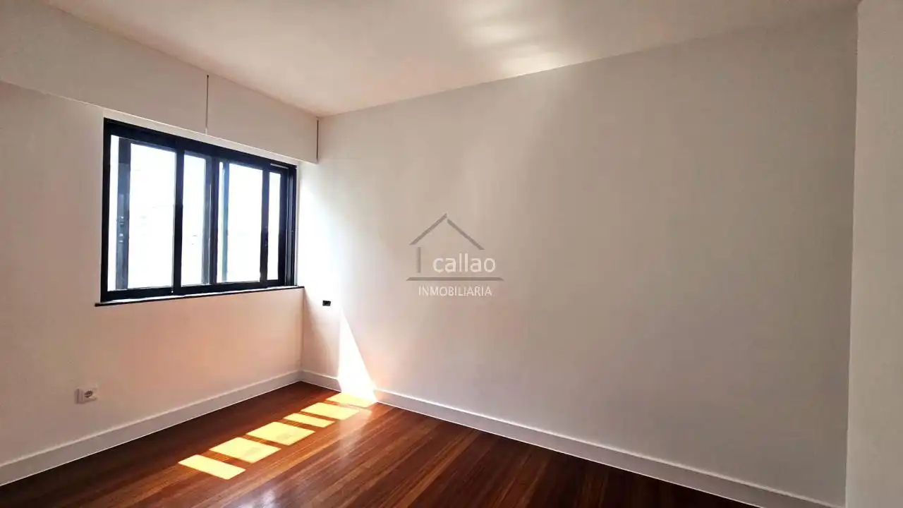 Habitación de Piso en venta en Ferrol con Calefacción y Trastero