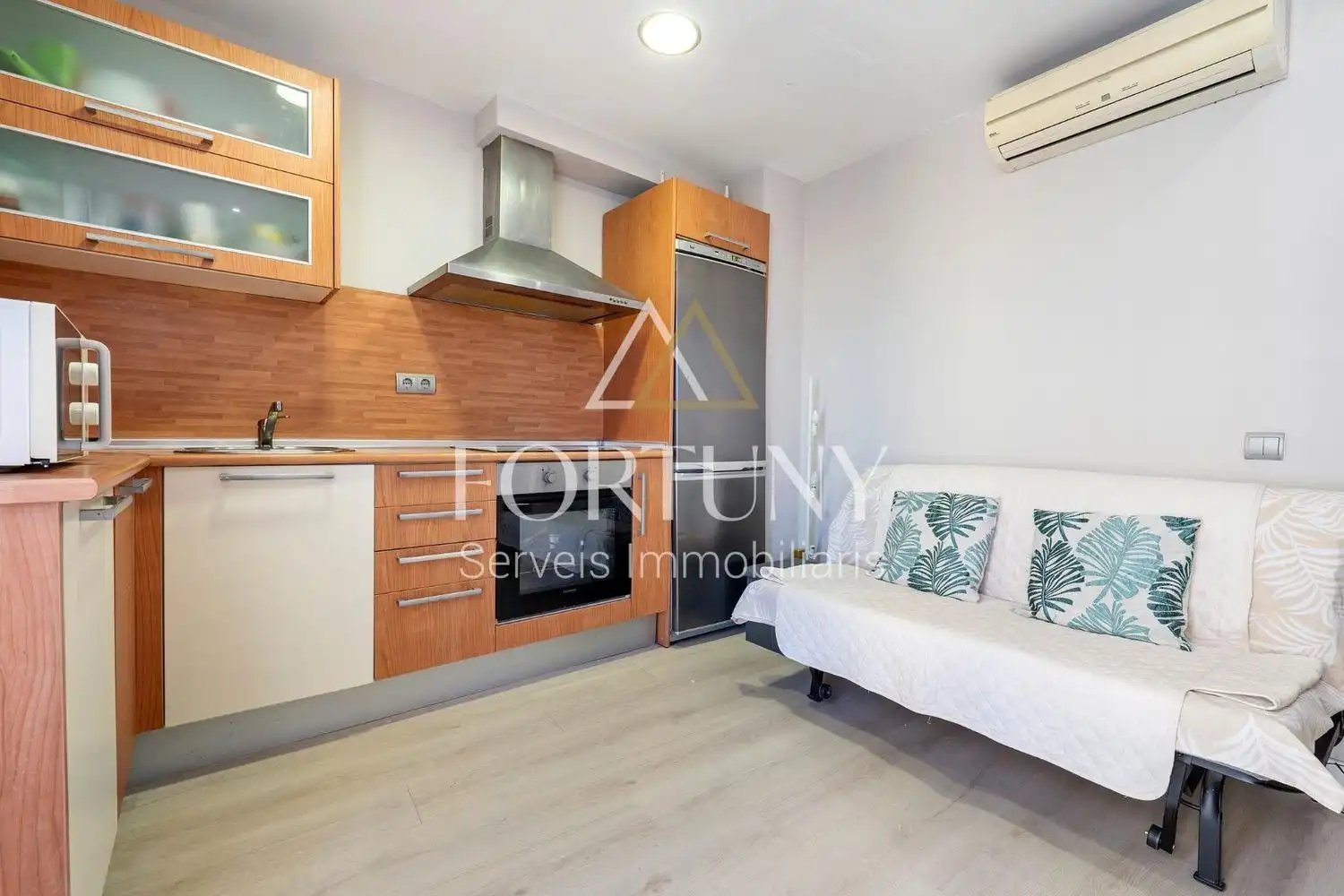 Flat with terrace for sale in de Sant Antoni 10, imagen 5