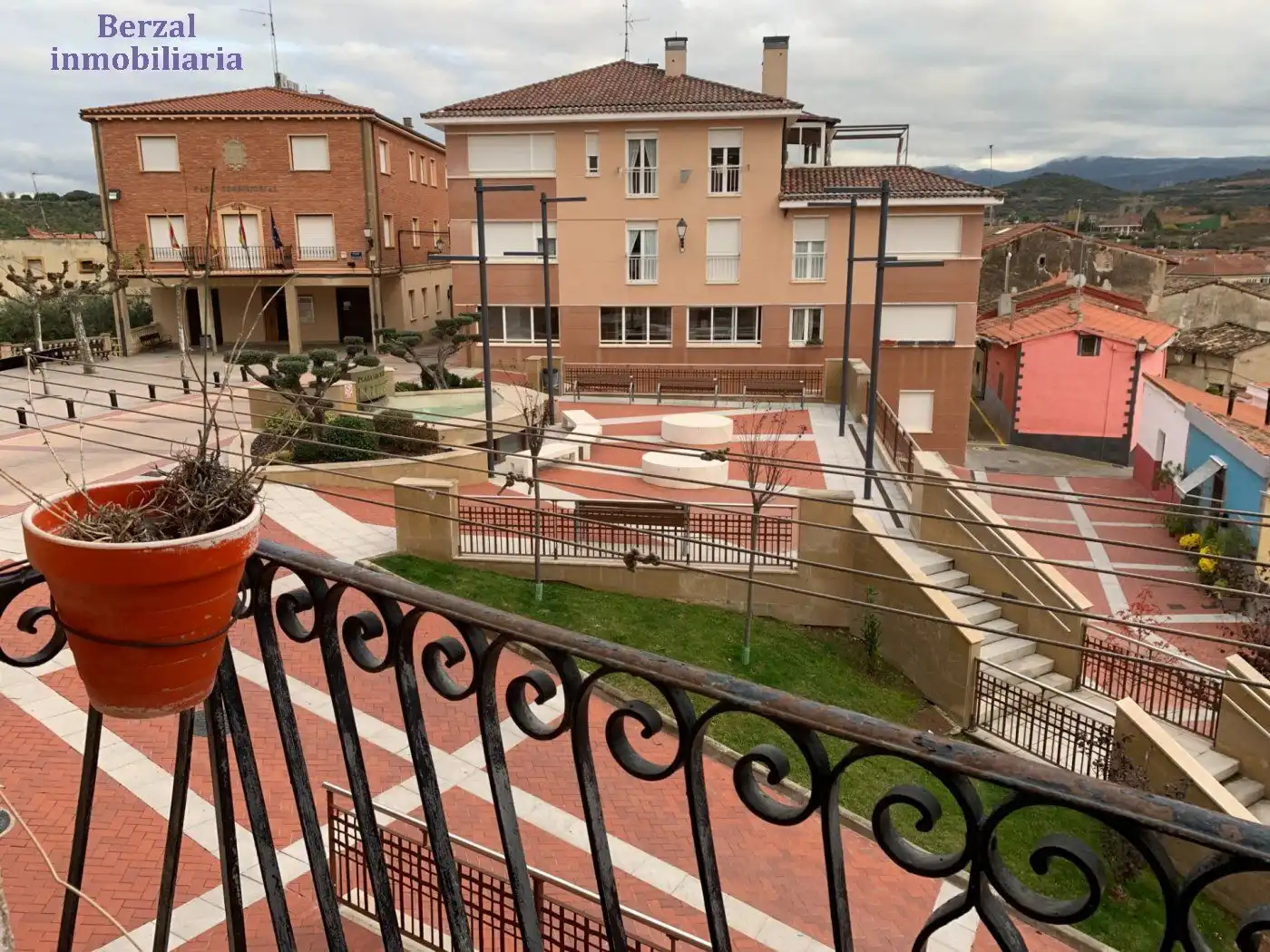 Vista exterior de Finca rústica en venda en Entrena amb Calefacció, Traster i Balcó