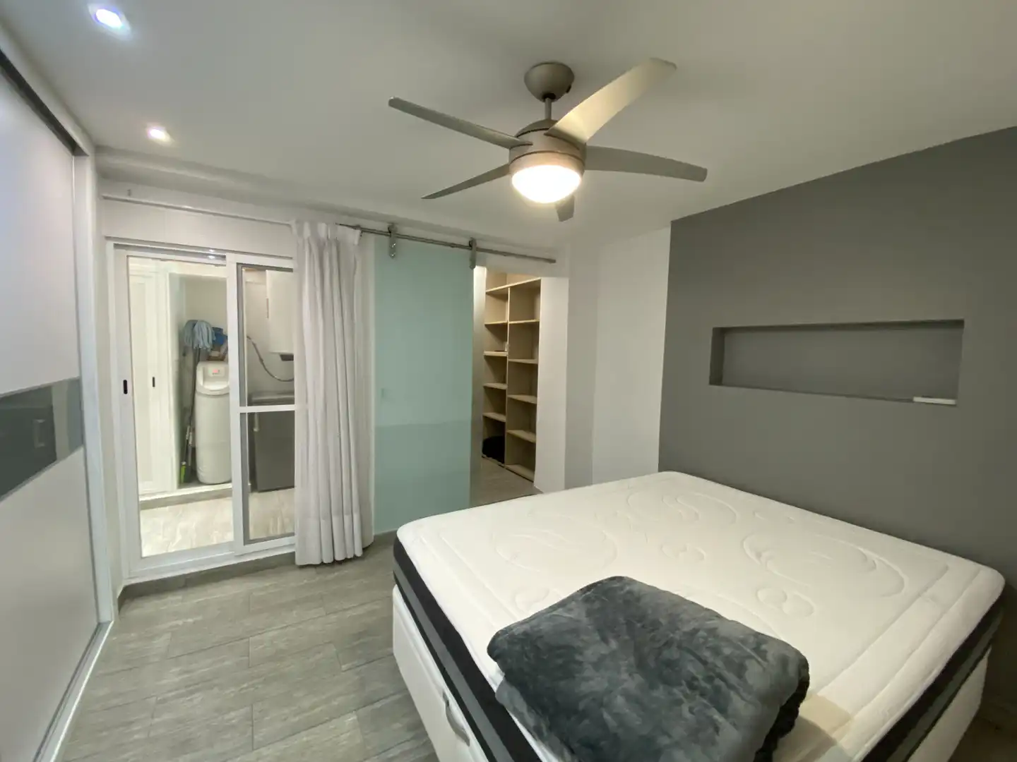 Schlafzimmer von Wohnungen zur Miete in Valencia mit Klimaanlage, Heizung und Möbliert
