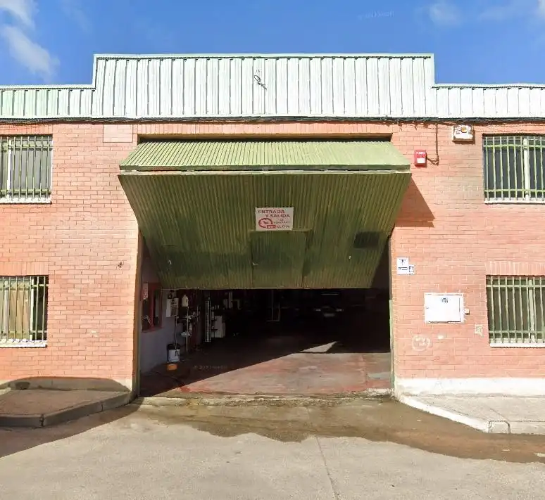 Industrial building for sale in Villares de la Reina, imagen 2