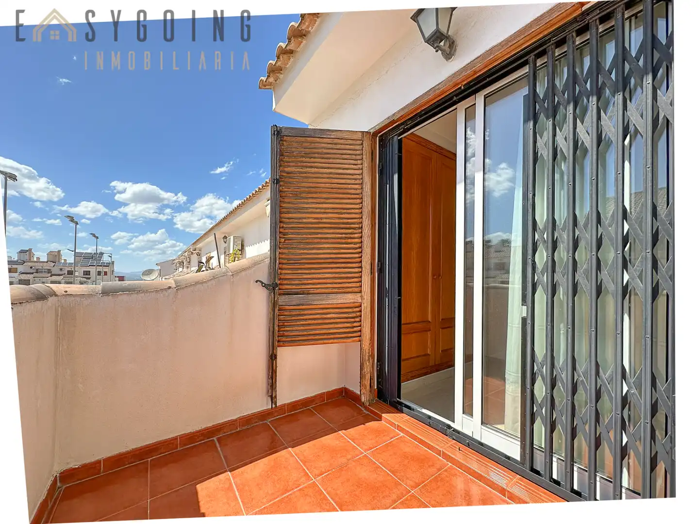 Terrasse von Einfamilien-Reihenhaus zum Verkauf in Santa Pola mit Klimaanlage, Terrasse und Gemeinschaftspool