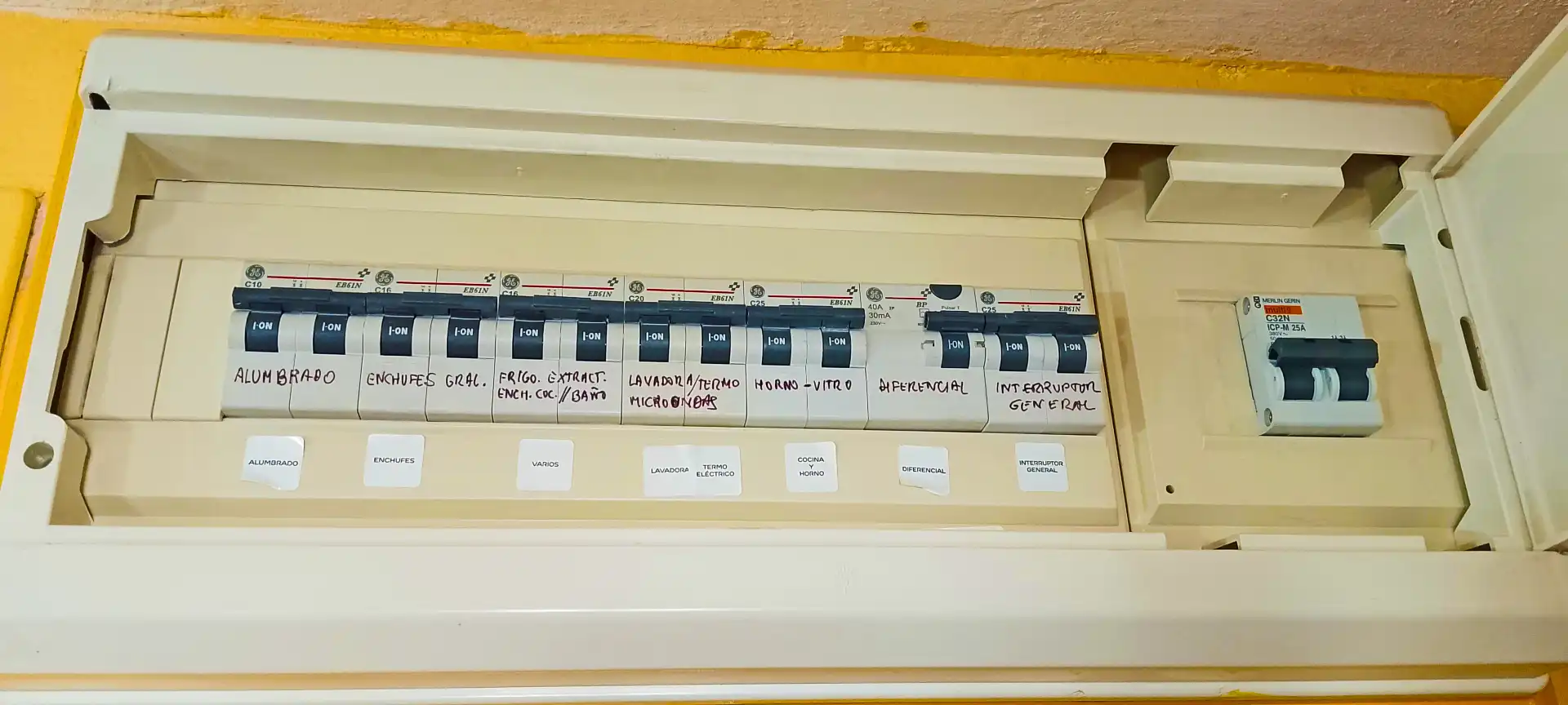Wohnung zum Verkauf in Gijón  mit Heizung und Alarm