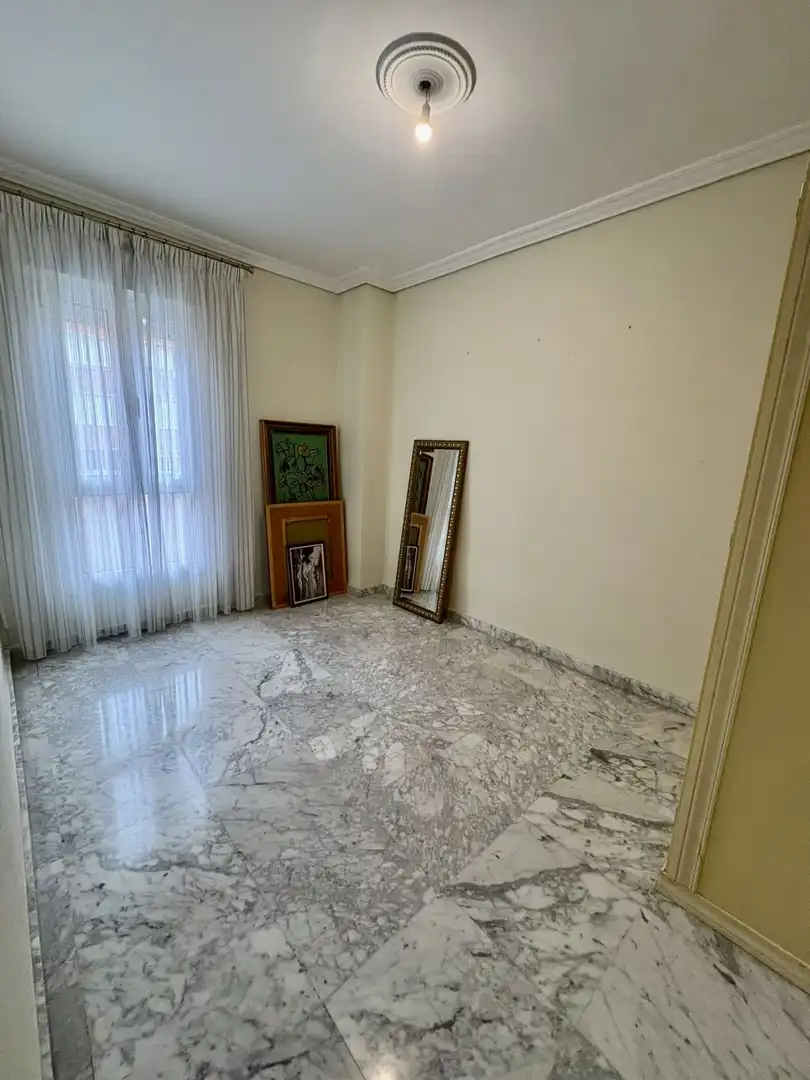 Bedroom of Flat for sale in Sevilla  with Air Conditioner, Heating and Terrace