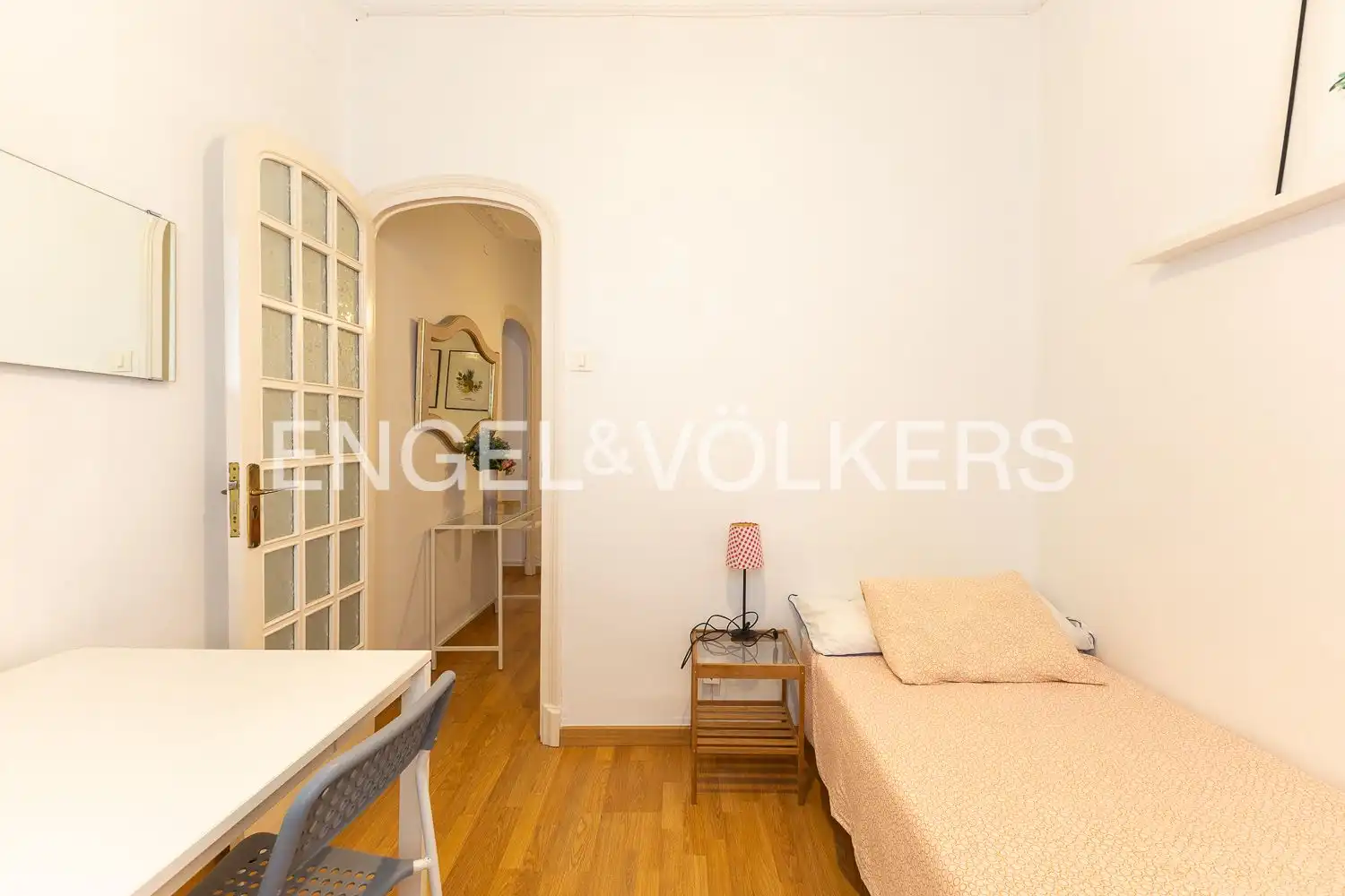 Bedroom of Flat for rent in Valencia  with Air Conditioner, Heating and Furnished