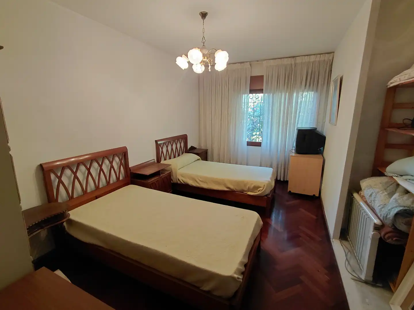 Habitación de Casa o chalet en venta en Oleiros con Aire acondicionado, Calefacción y Jardín privado