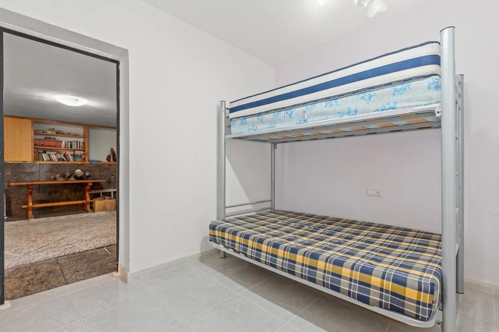 Dormitori de Casa o xalet en venda en Orihuela amb Aire condicionat, Jardí privat i Terrassa