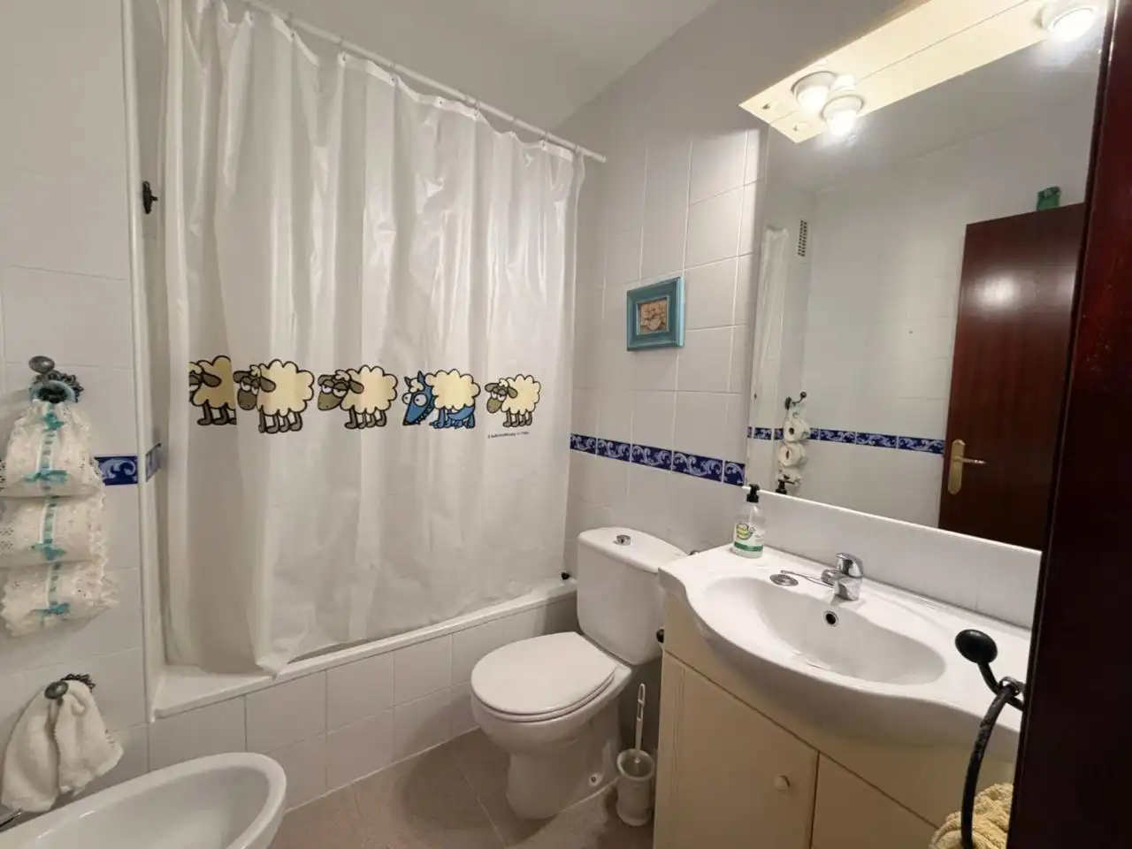Badezimmer von Wohnung zum Verkauf in Chiclana de la Frontera mit Klimaanlage, Terrasse und Abstellraum