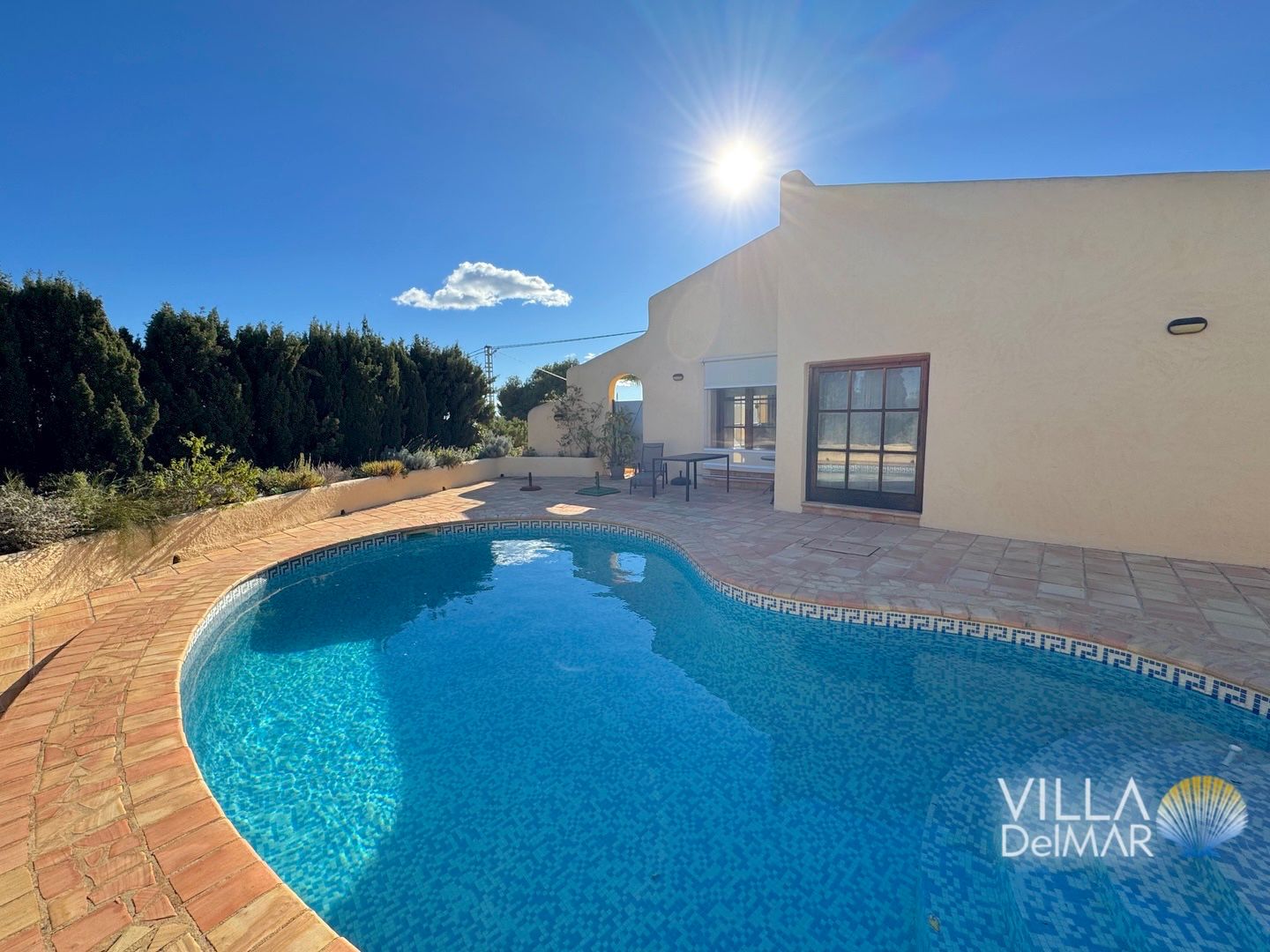 Vista exterior de Casa o xalet en venda en Calpe / Calp amb Aire condicionat, Calefacció i Jardí privat