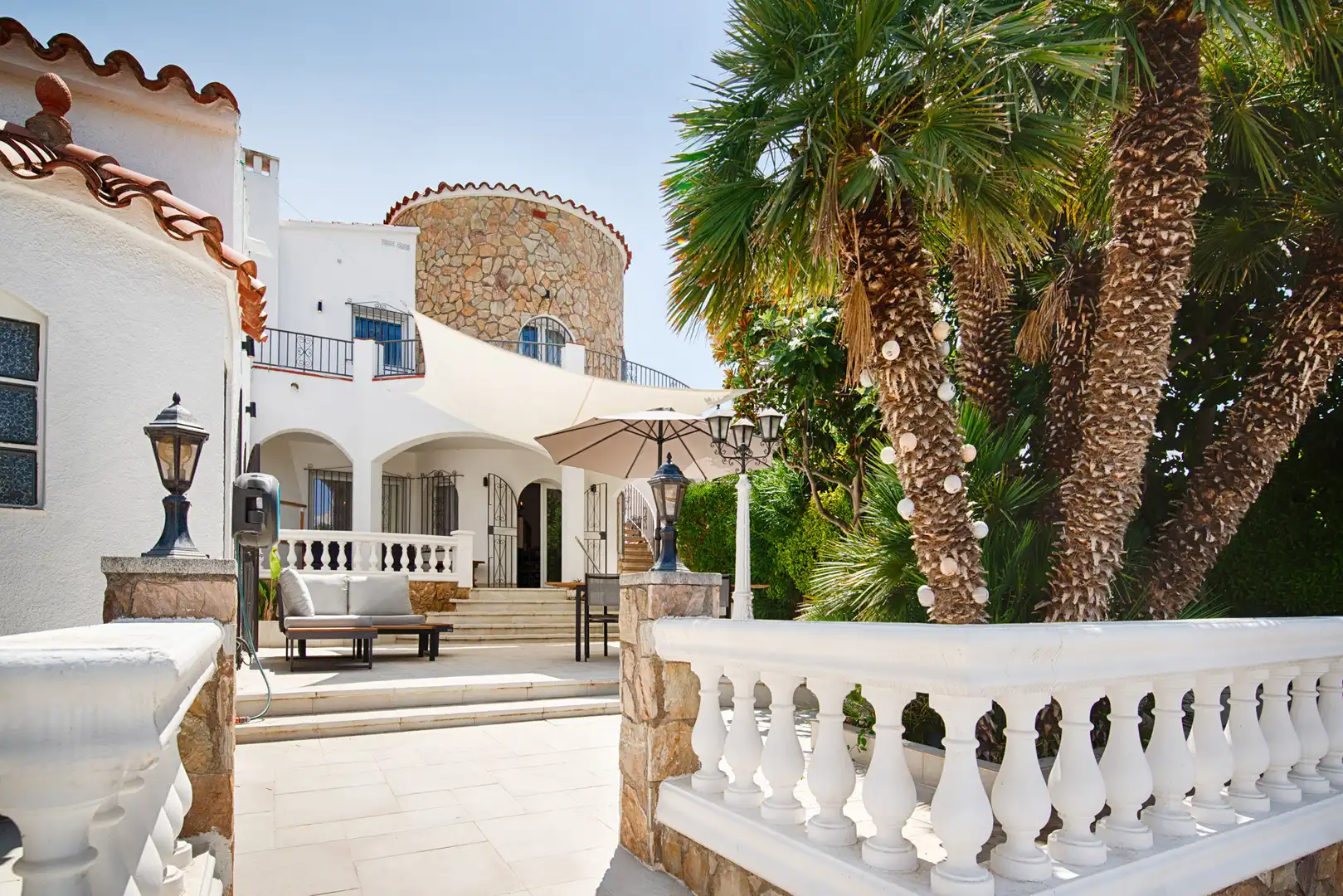 Houses for sale in Empuriabrava  with Air Conditioner and Private garden