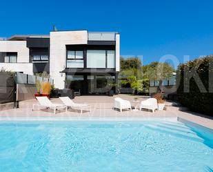 Swimming pool of Single-family semi-detached for sale in Donostia - San Sebastián   with Terrace and Swimming Pool