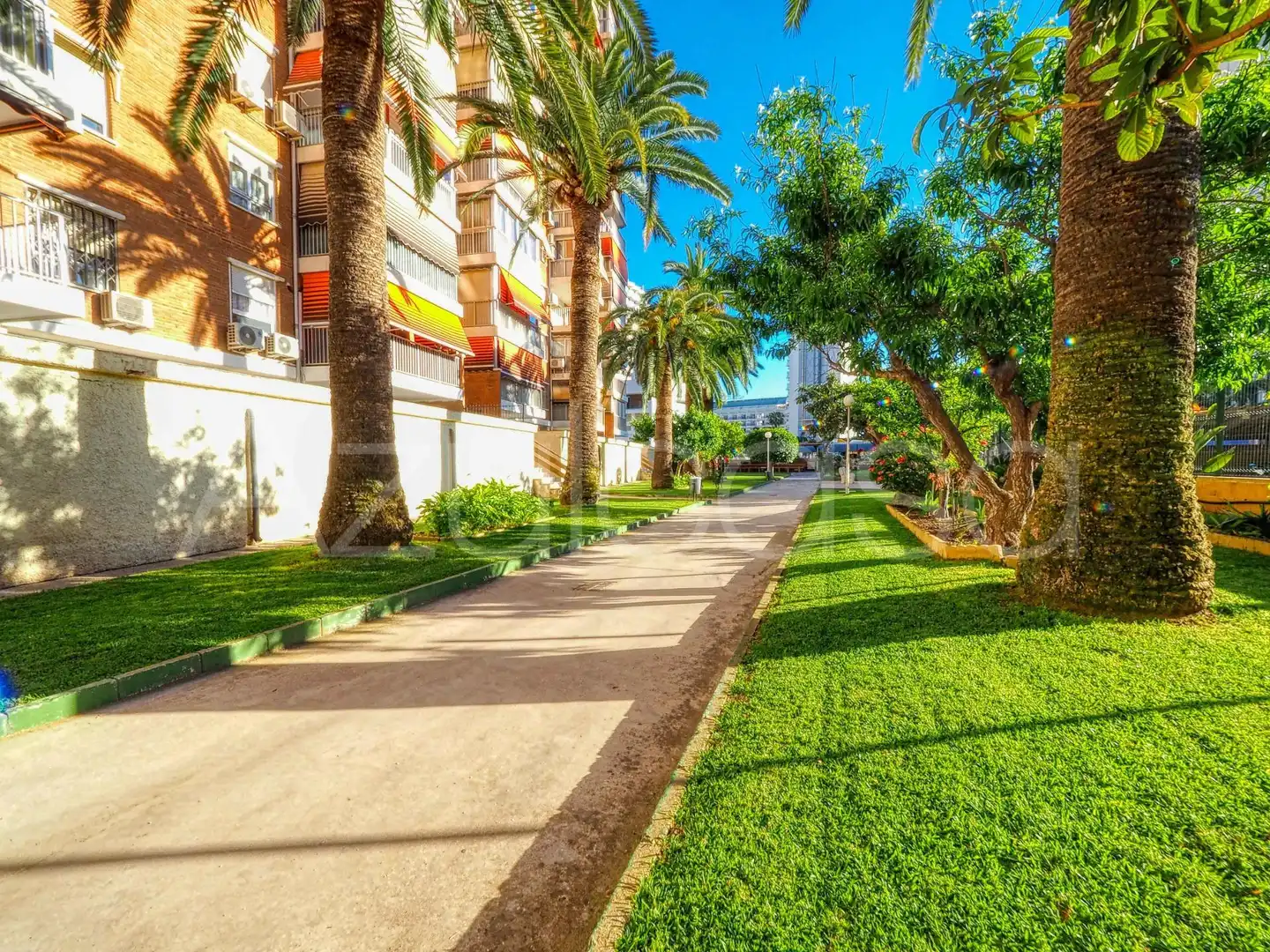 Exterior view of Flat for sale in Benidorm  with Air Conditioner and Community pool