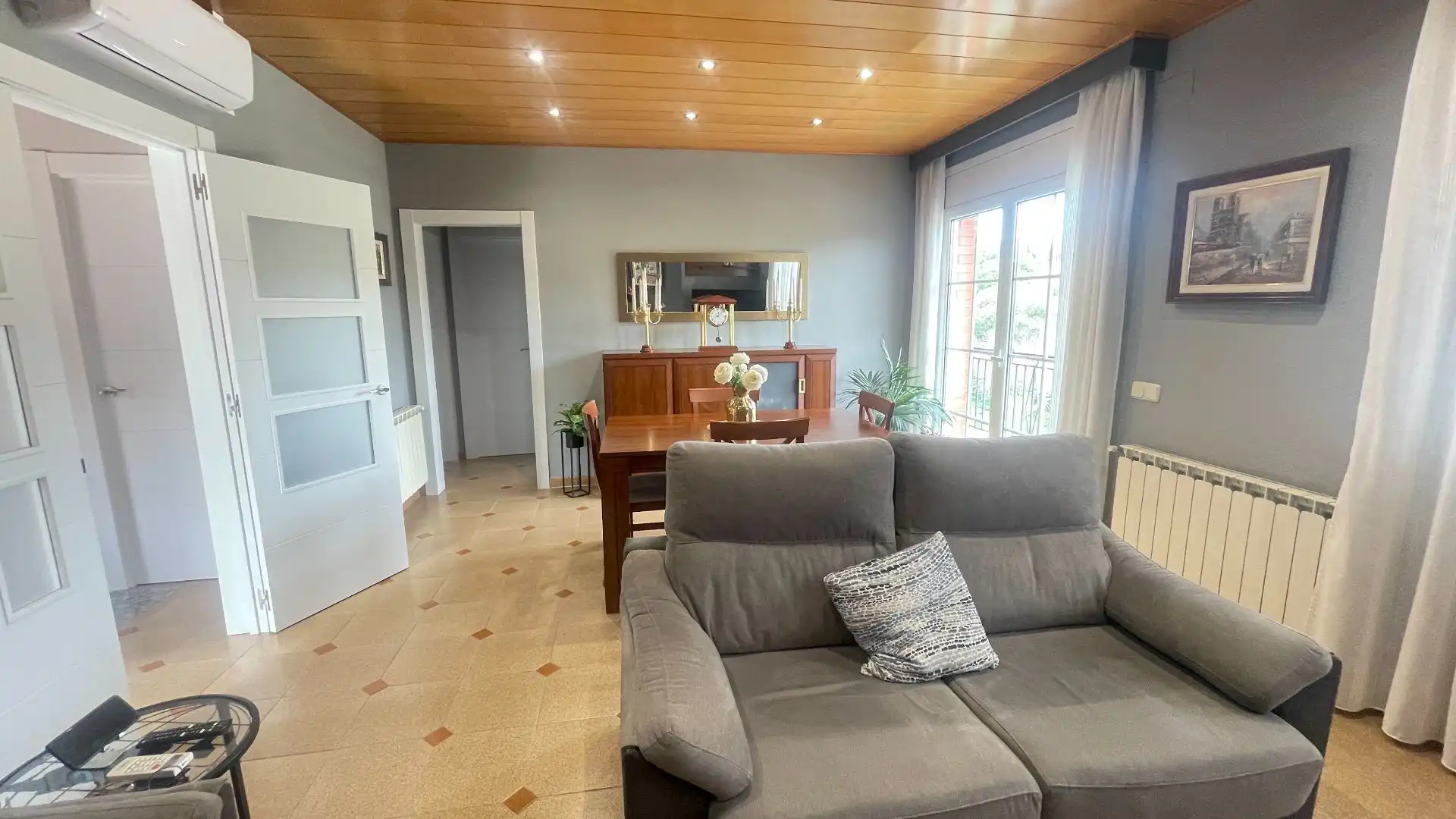 Sala d'estar de Casa o xalet en venda en Rubí amb Calefacció, Jardí privat i Terrassa