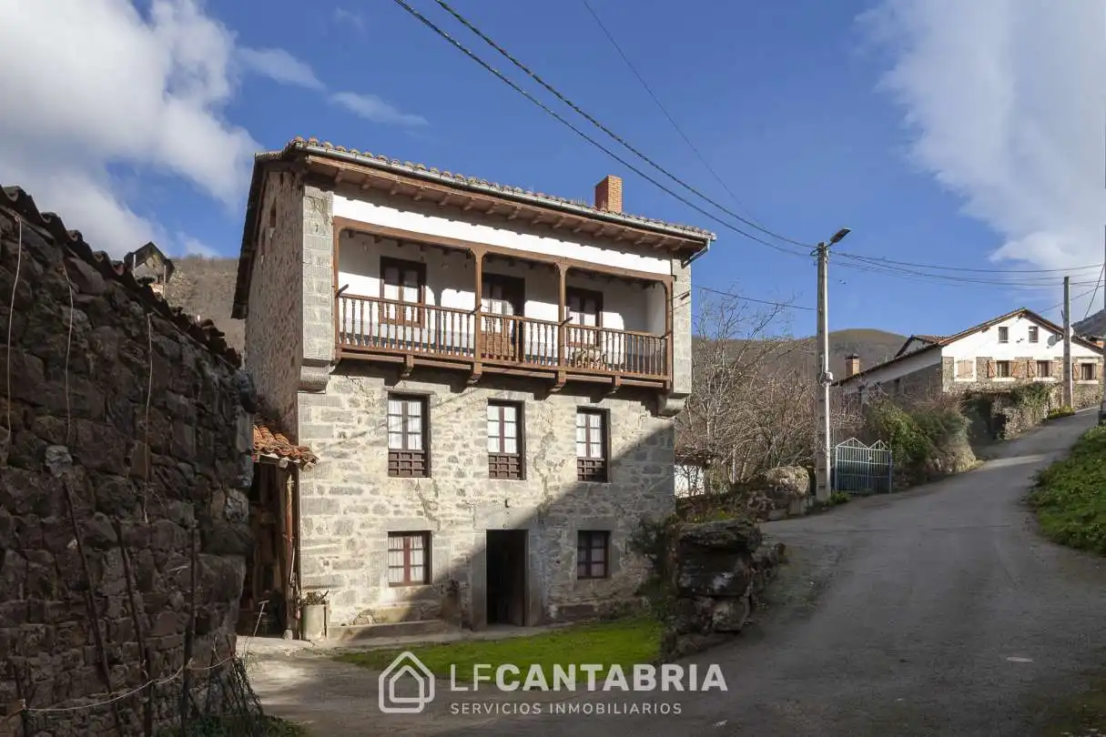 Exterior view of Houses for sale in Vega de Liébana