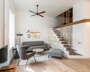 Sala d'estar de Apartament de lloguer en  Barcelona Capital amb Aire condicionat, Calefacció i Moblat