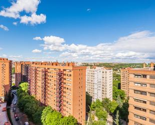 Exterior view of Flat to rent in  Madrid Capital  with Air Conditioner, Heating and Private garden