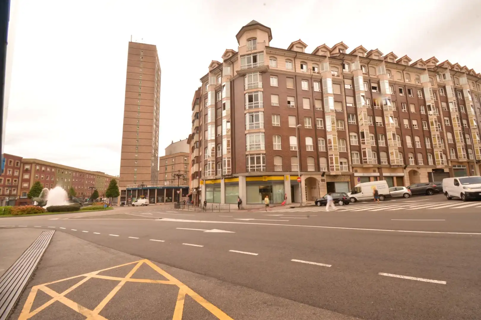 Vista exterior de Piso en venta en Oviedo  con Calefacción y Trastero