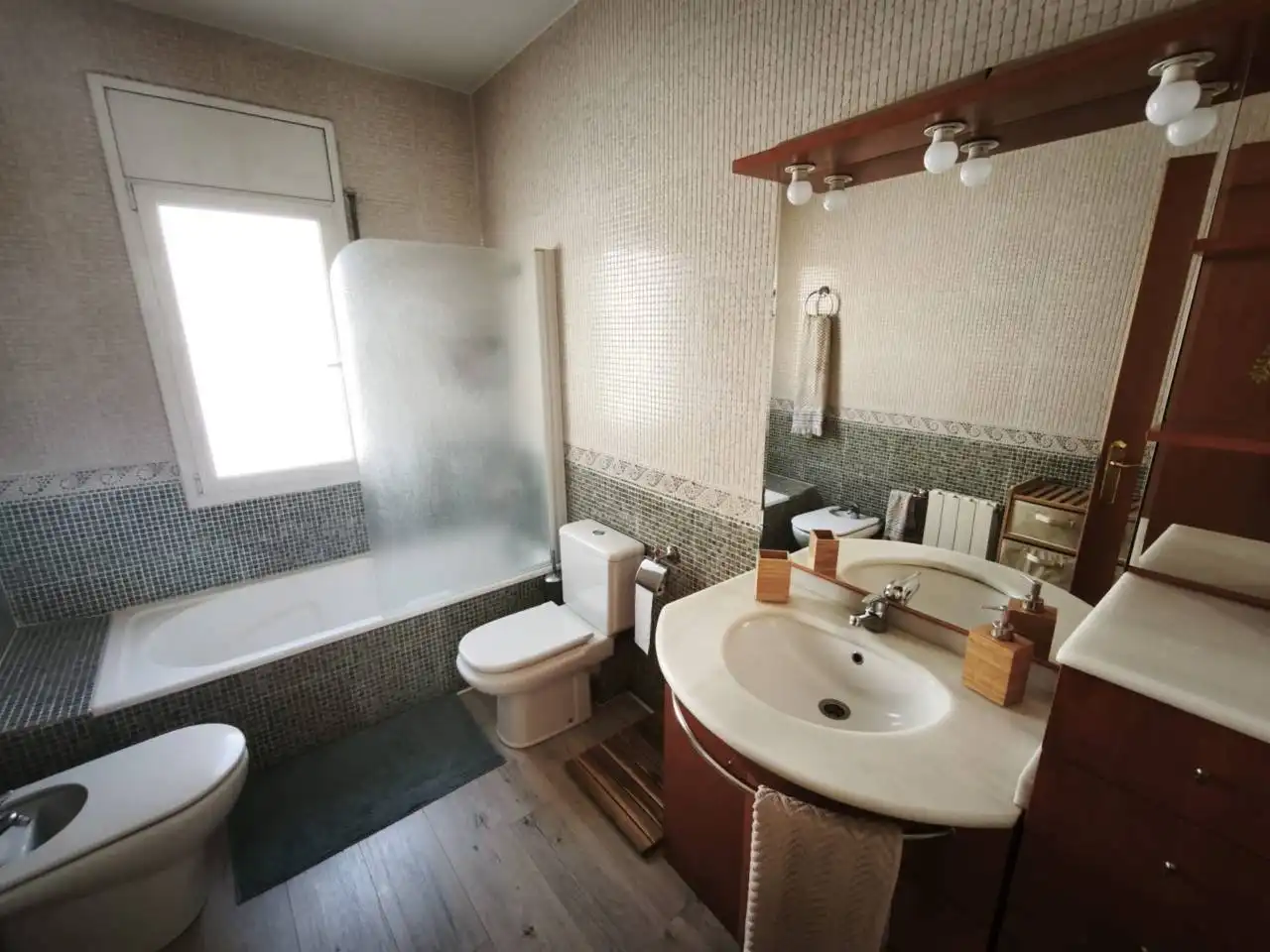 Baño de Casa o chalet en venta en Santa Coloma de Gramenet con Aire acondicionado, Jardín privado y Parquet