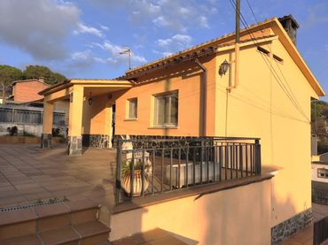 Casa amb balcó en venda a Sant Pere de Vilamajor