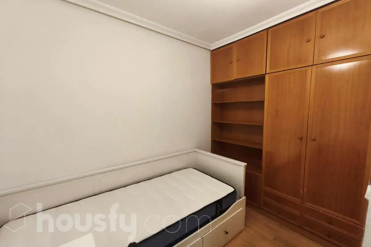Habitación de Piso de alquiler en Madrid con Calefacción y Amueblado