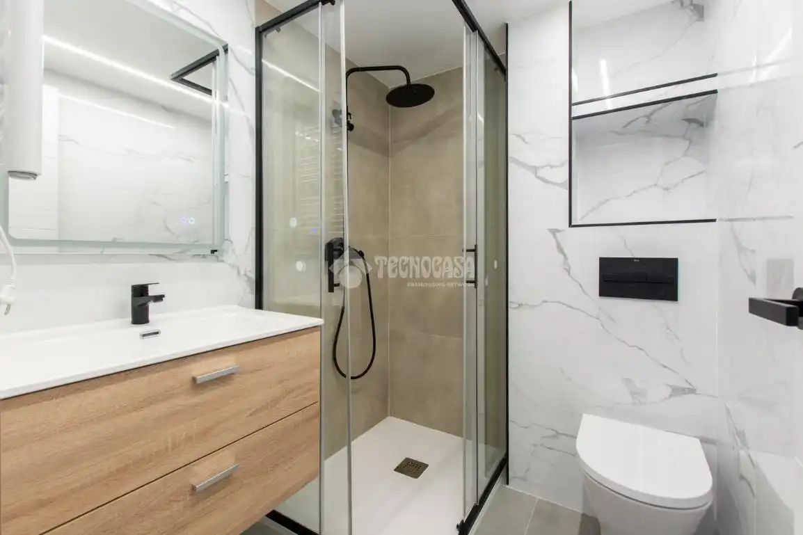 Baño de Piso en venta en Fuencarral - El Pardo