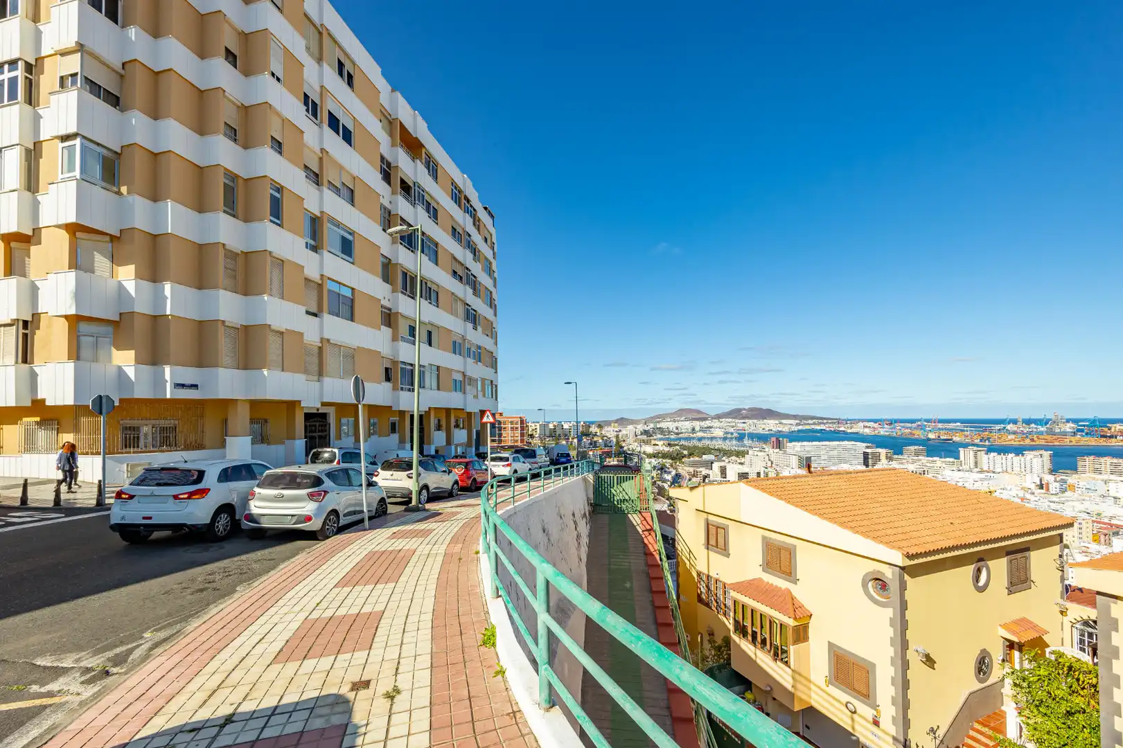 Vista exterior de Pis en venda en Las Palmas de Gran Canaria amb Traster, Moblat i Forn