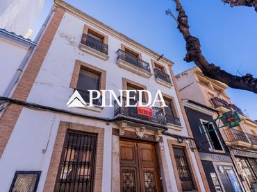 Casa rústica amb balcó en venda a Avenida PAIS VALENCIA