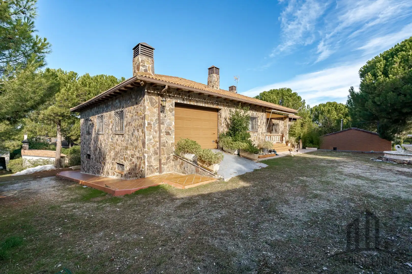 Vista exterior de Casa o xalet en venda en Uceda amb Calefacció, Jardí privat i Terrassa