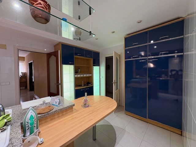 Kitchen of Flat for sale in Algeciras  with Terrace, Storage room and Oven