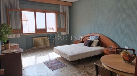 AMPLIO PISO DE 151 M2 CON TERRAZA, BALCÓN Y MUCHA LUZ NATURAL