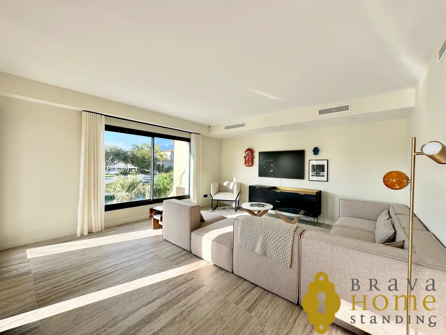 Sala de estar de Casa o chalet en venta en Empuriabrava con Aire acondicionado, Jardín privado y Terraza