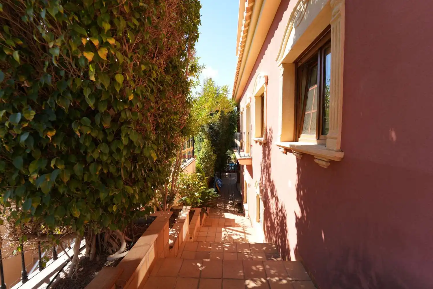 Vista exterior de Casa o xalet en venda en Orihuela amb Aire condicionat, Calefacció i Terrassa