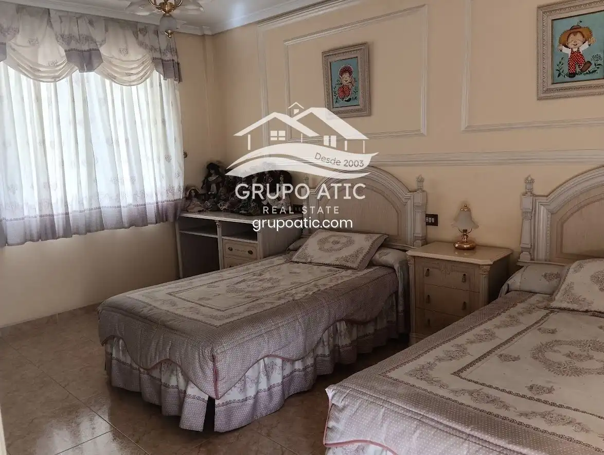 Schlafzimmer von Haus oder Chalet zum Verkauf in Vila-real mit Heizung und Terrasse