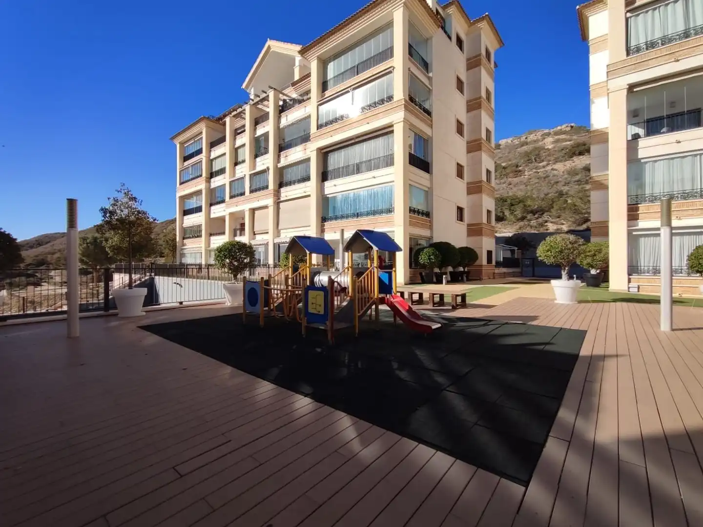 Außenansicht von Dachboden zur Miete in Guardamar del Segura mit Klimaanlage, Heizung und Terrasse