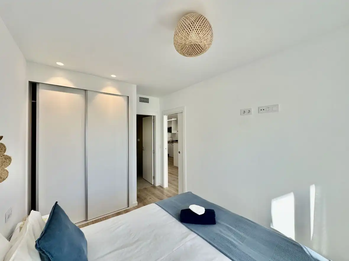 Schlafzimmer von Wohnungen zum Verkauf in Santa Pola mit Klimaanlage, Abstellraum und Schwimmbad