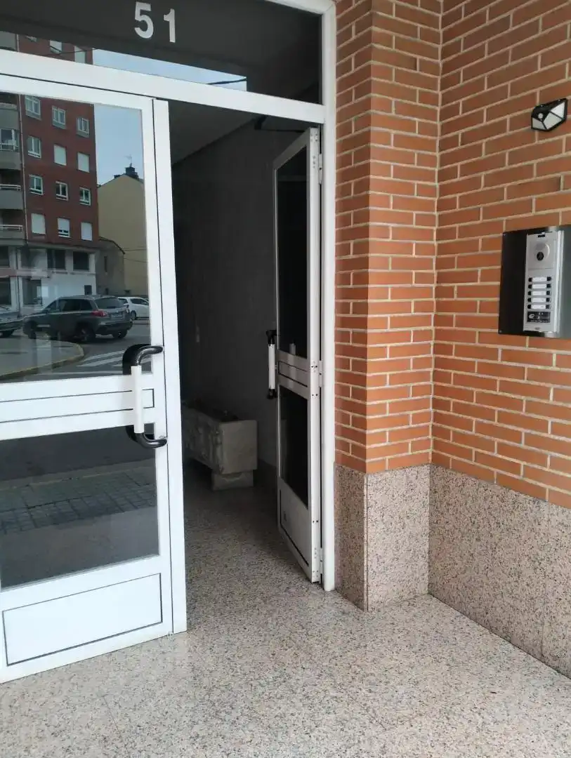 Pis en venda en Ponferrada amb Parquet, Moblat i Balcó