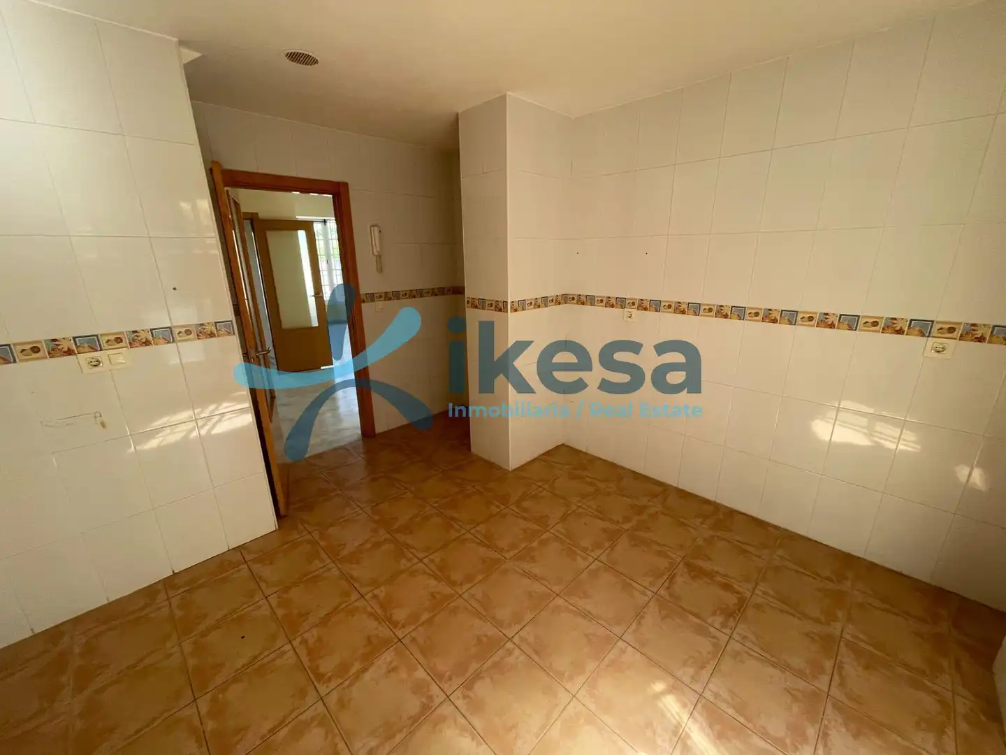 Casa adosada en venda en Gerena amb Jardí privat