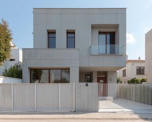 Vista exterior de Casa o xalet en venda en Parla amb Moblat
