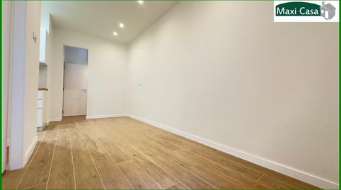 Foto 3 de Planta baixa en venda a De Còrsega, El Camp de l'Arpa del Clot, Barcelona Capital