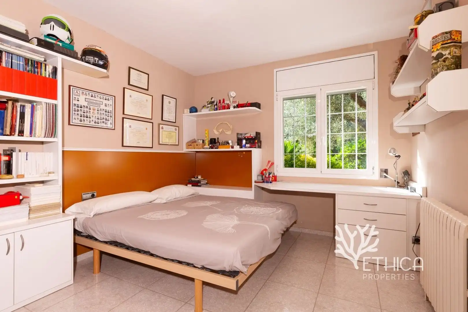 Dormitori de Casa o xalet en venda en Cerdanyola del Vallès amb Aire condicionat, Calefacció i Jardí privat