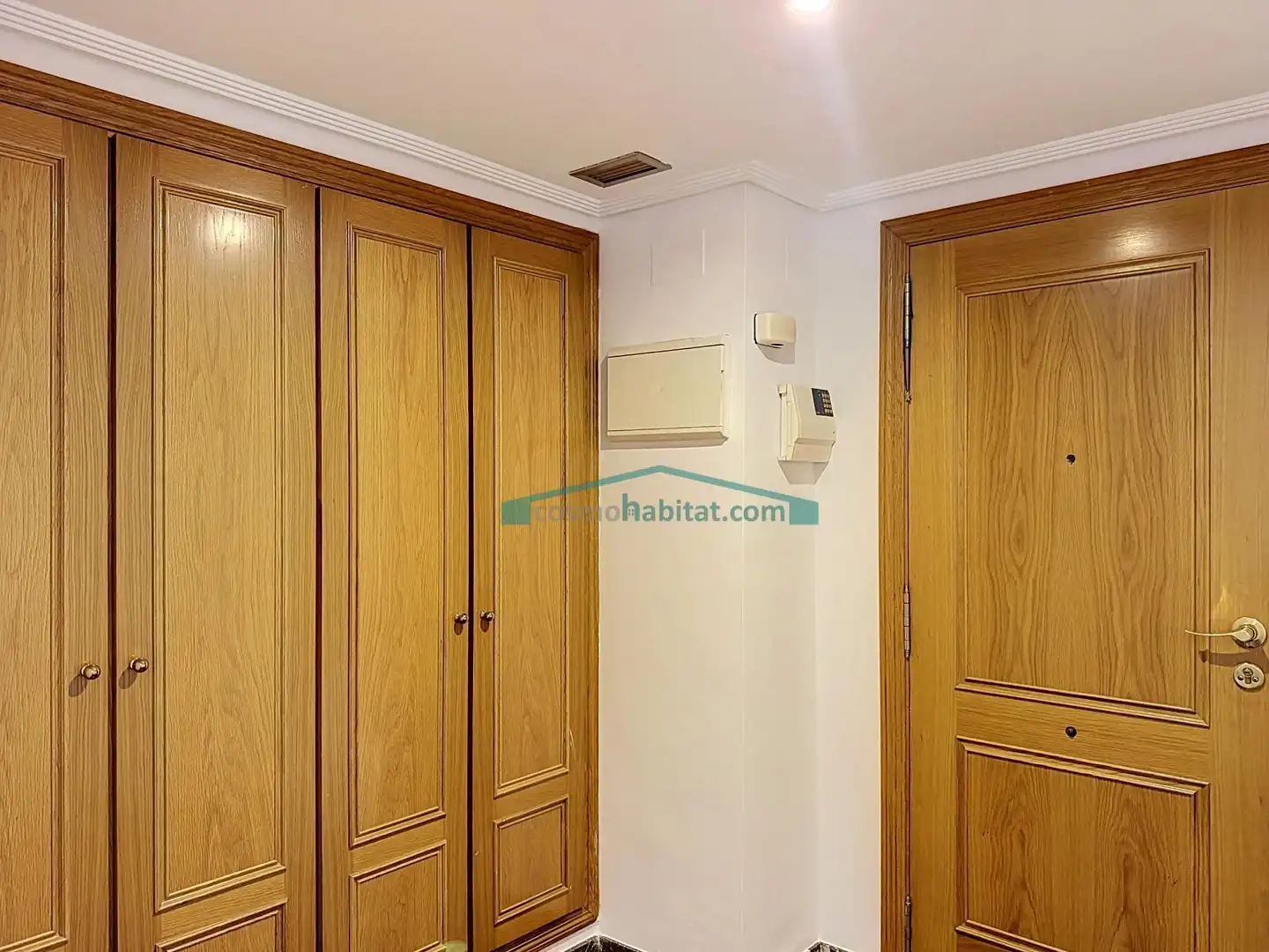 Schlafzimmer von Wohnung zur Miete in Valencia mit Klimaanlage und Terrasse